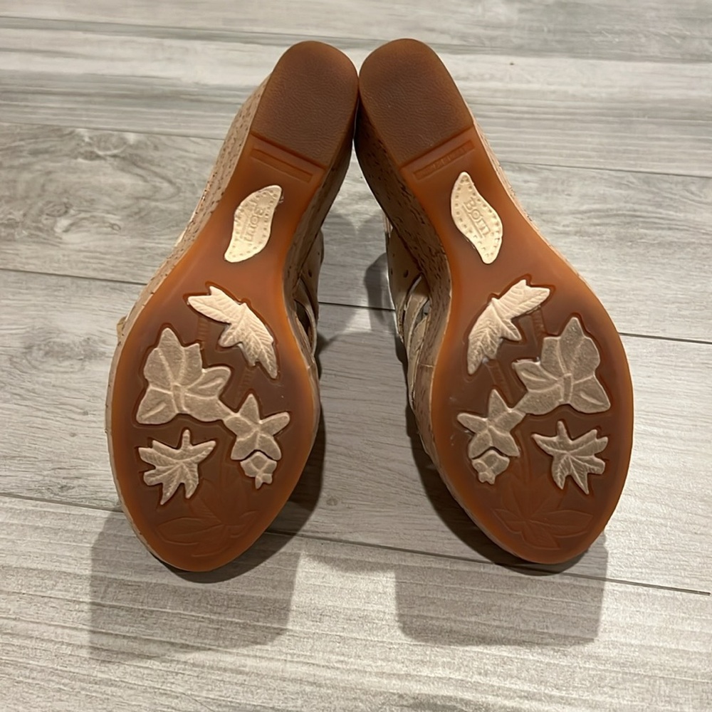 BORN “Marlys” Off White/Cream Leather Wedge Sandals - Picture 5 of 6